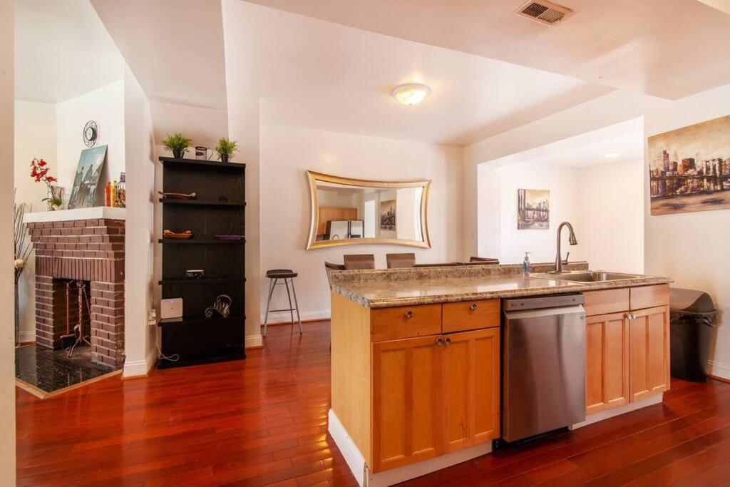 Relaxing, Spacious, Private, Walkable In Petworth! Washington Extérieur photo